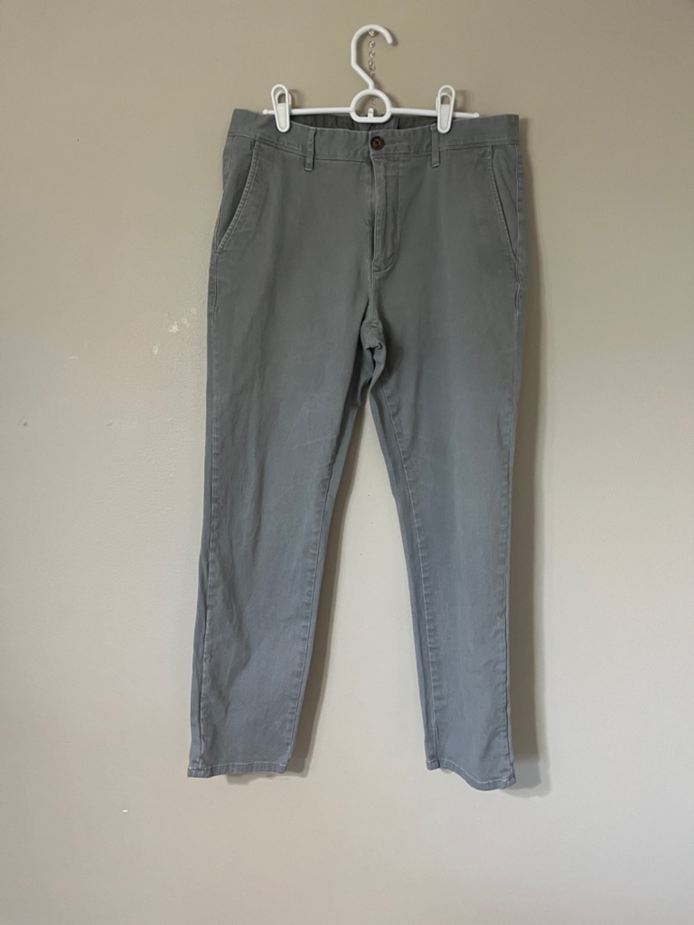 Men's Gray Chino Pants - Classic Everyday Style